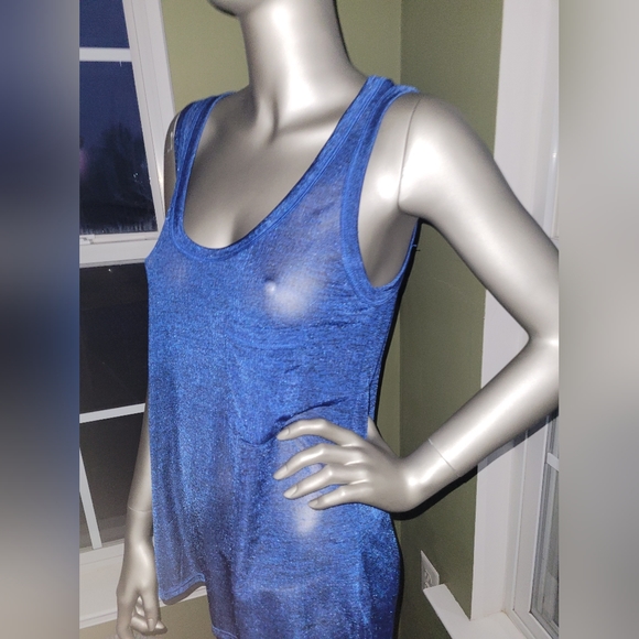 Blue Tank - Picture 2 of 4
